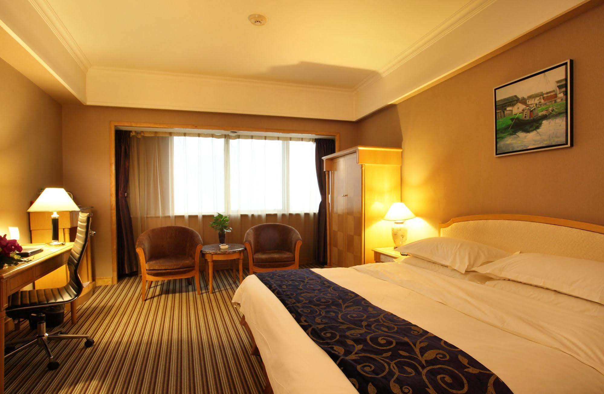 Weilai Conifer Hotel Zhengzhou Exterior foto